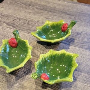 Vintage "Holly Jolly" Ceramic Candy Dishes/ Nut Bowls,set/3.EUC. Christmas Decor